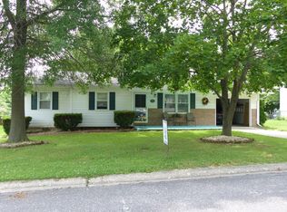 206 East Avenue, Louisiana, MO 63353