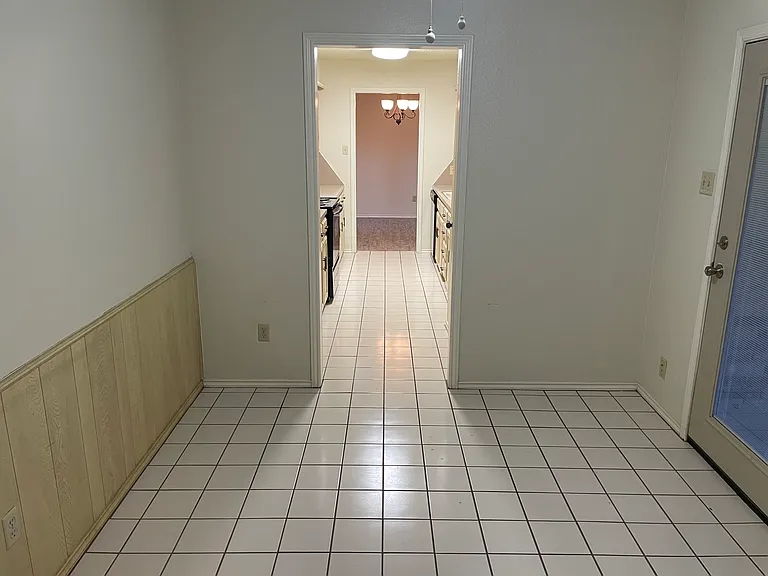 101 N Troy Ave #C — Photo 9