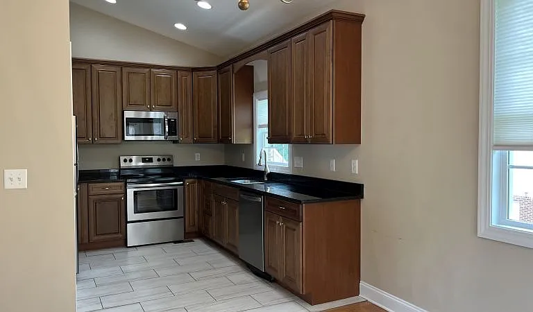 2907 Vicksburg Rd — Photo 3