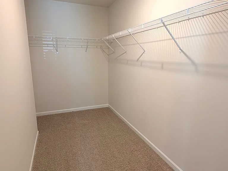 1664 Hallview Ct — Photo 10