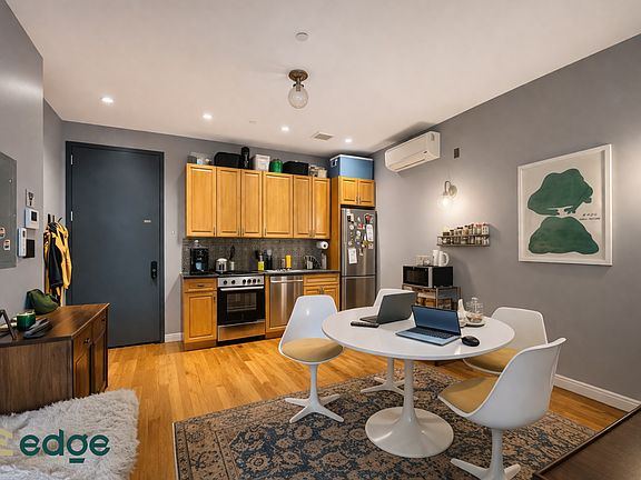 4th image of 254 Palmetto St #4D