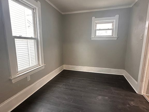 4th image of 1588 E 47th St