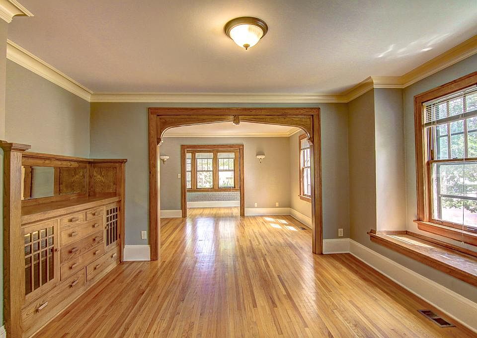 Dining room looking toward sunroom.