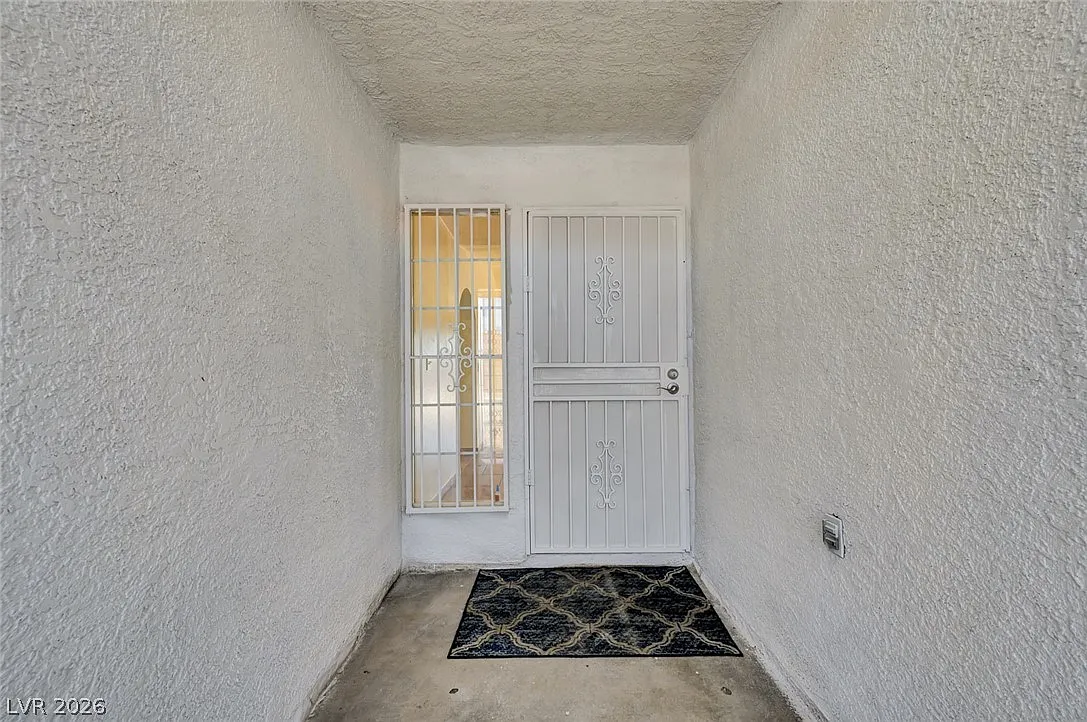 4 bed, 2.0 bath, 1386 sqft, $1,950 — Photo 4