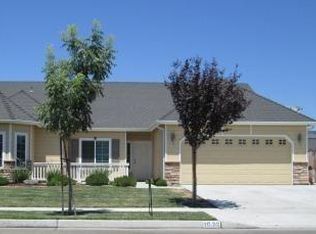 1076 Avalon Dr, Lemoore, CA 93245