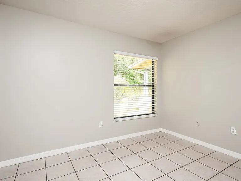 805 Mountbatten Ln — Photo 13