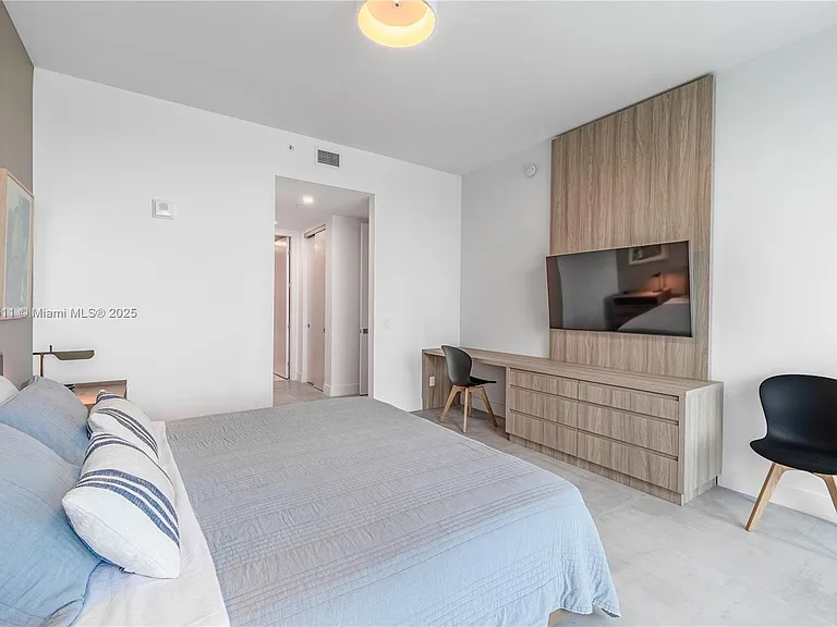 17550 Collins Ave #1203 — Photo 23