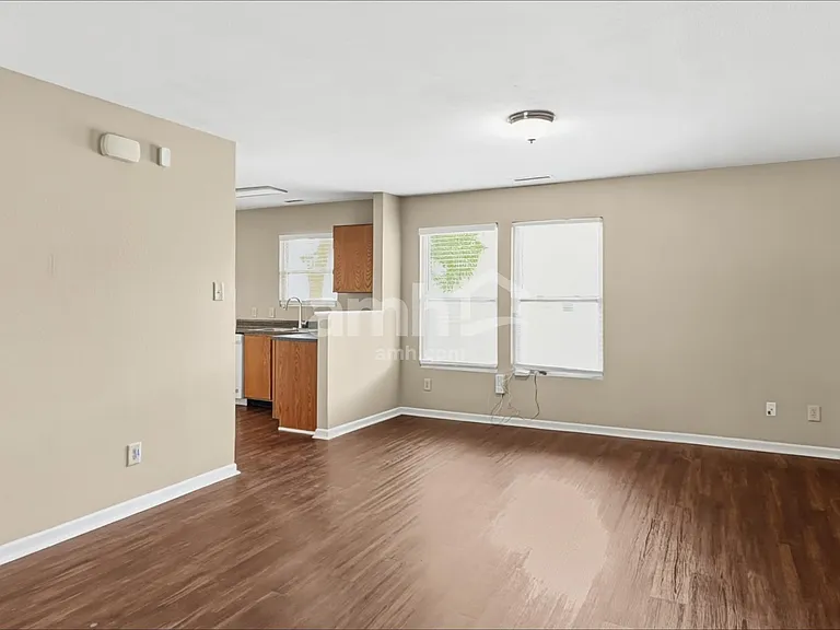 2361 Blackthorn Dr — Photo 6