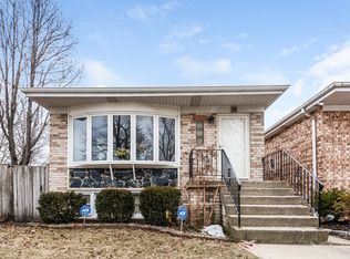 5523 N Mobile Ave, Chicago, IL 60630