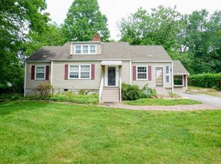 827 Fairmount Ave, Signal Mountain, TN 37377