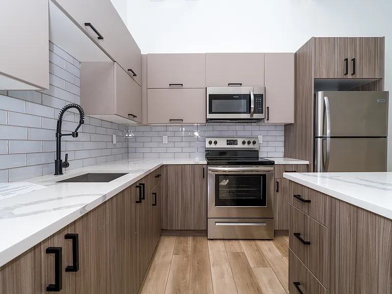 2700 E Auburn St #G204 — Photo 11