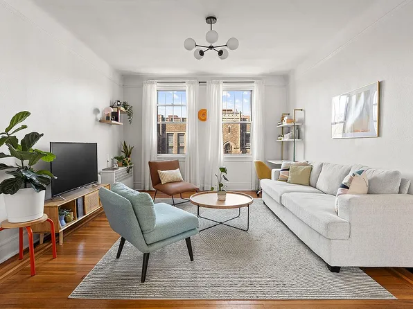 35-21 80th St APT 52, Jackson Heights, NY 11372