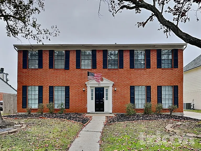 8111 Silver Fir Dr — Photo 2