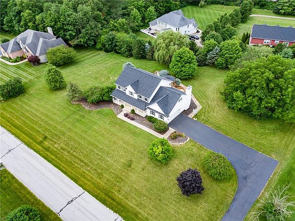 2nd image of 120 Woods Edge Ct