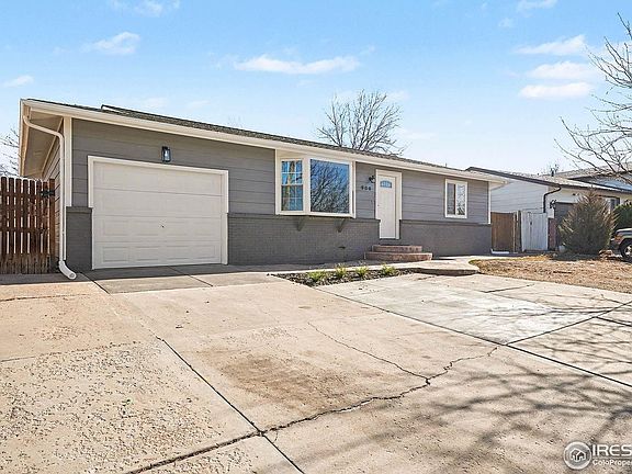 2nd image of 908 Applewood Ct