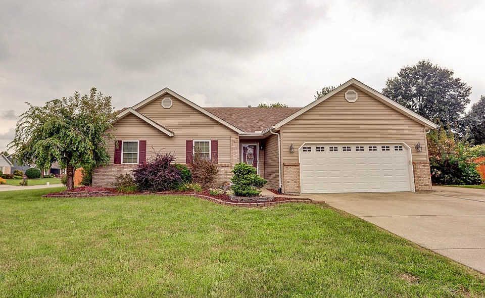 1st image of 901 Rolling Meadows Dr