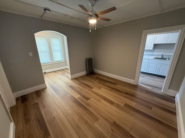 127-135 Westford St #1