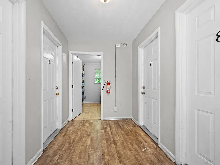 2303 Wyoming Ave — Photo 16