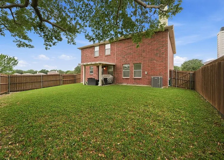 9601 Euclid Dr — Photo 50