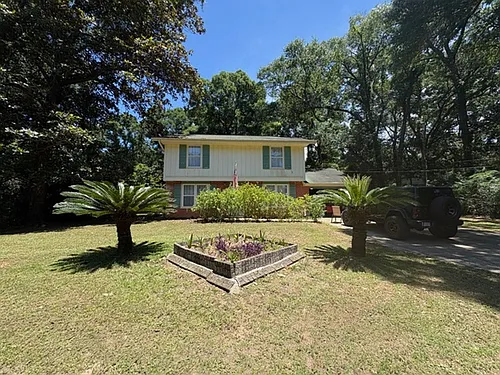 374 Lloyd St Photo 1