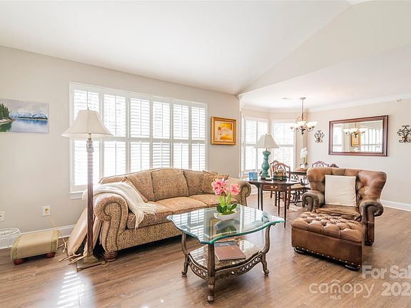 4th image of 6227 Creek Park Dr