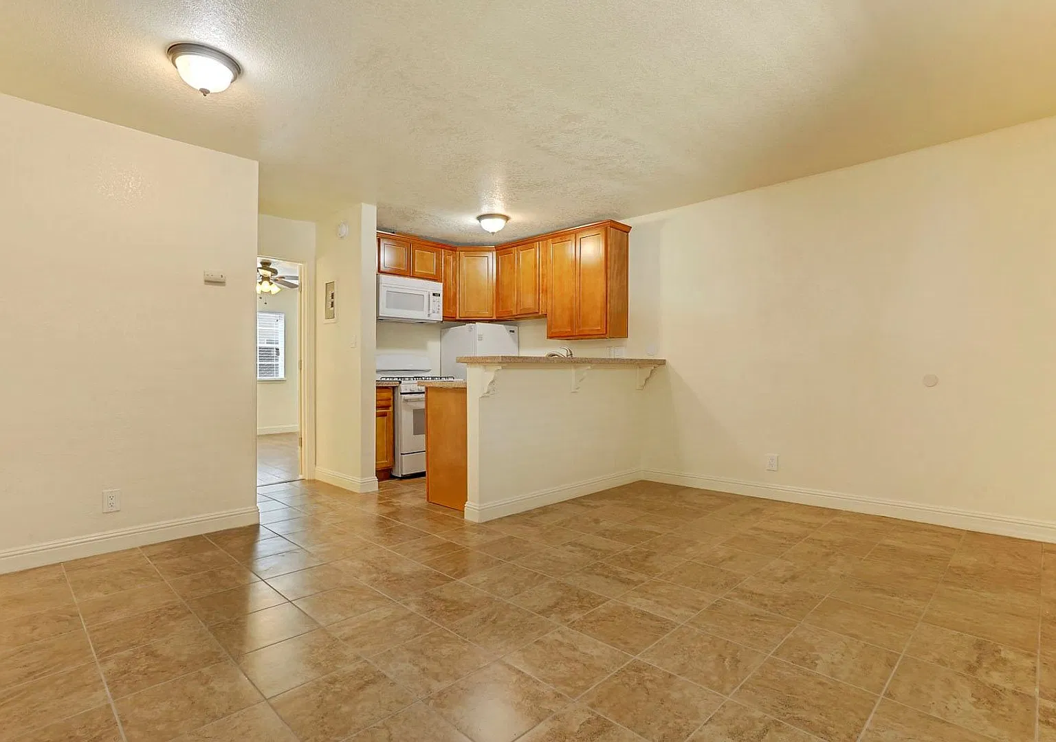 N Sutter Street - 5101 — Photo 3