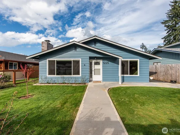 1225 W 17th St, Port Angeles, WA 98363