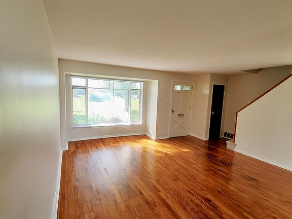 2nd image of 23 Indianwood Blvd