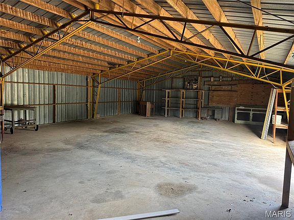 3rd image of 8107 Highway 185
