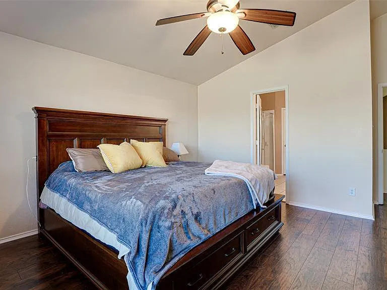 2624 Winterberry Ln — Photo 11