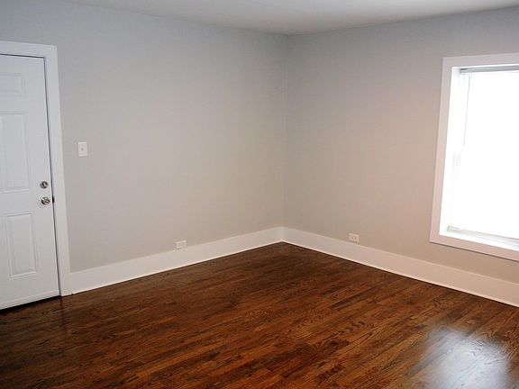 3rd image of 2028 N Stave St #1