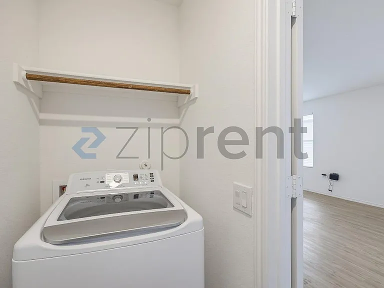 4431 Martin Way — Photo 20