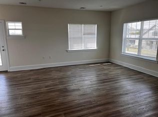 351 W Montauk Hwy, Lindenhurst, NY 11757
