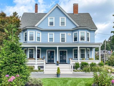 855 Great Plain Ave #1, Needham, MA, 02492