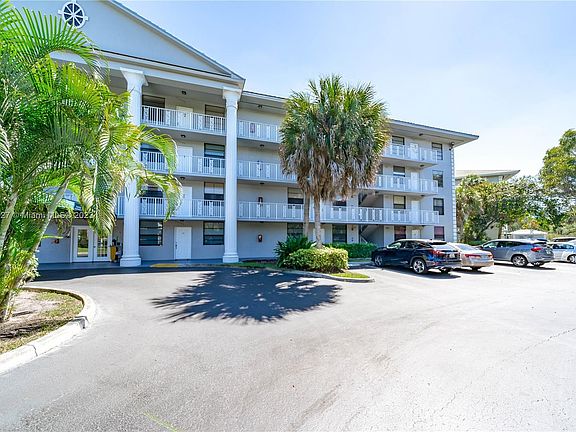 3rd image of 1512 Whitehall Dr APT 105