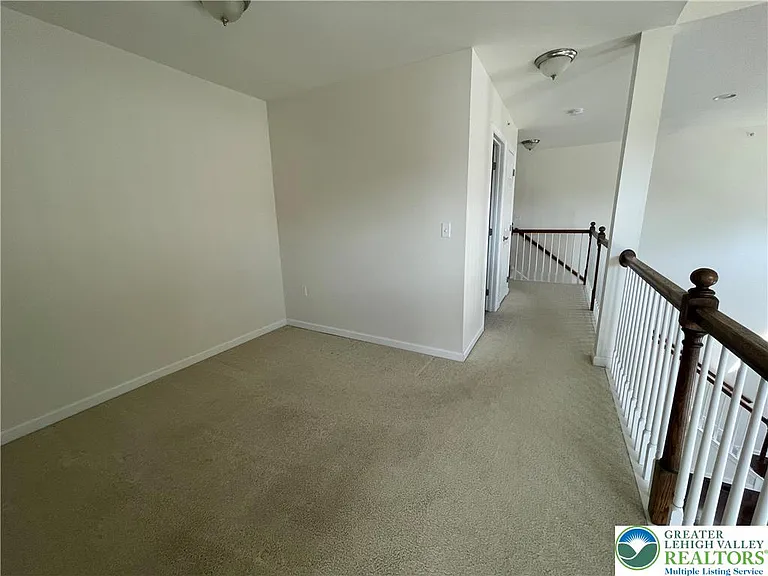 1350 Caspian St — Photo 10