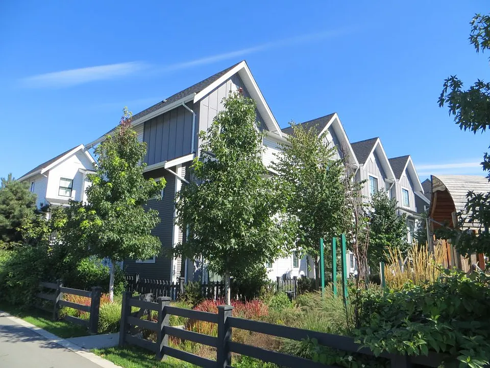 5945 176a St #19