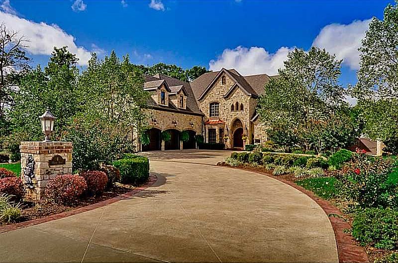 1st image of 6 S Tudor Ln