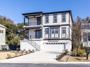 12 Shearwater Dr, Hilton Head Island, SC 29926