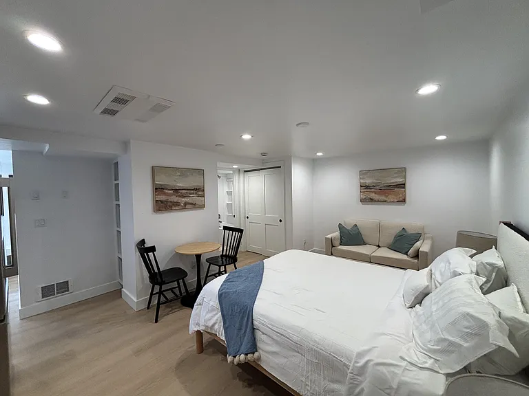 1124 Lakeview Blvd E — Photo 6