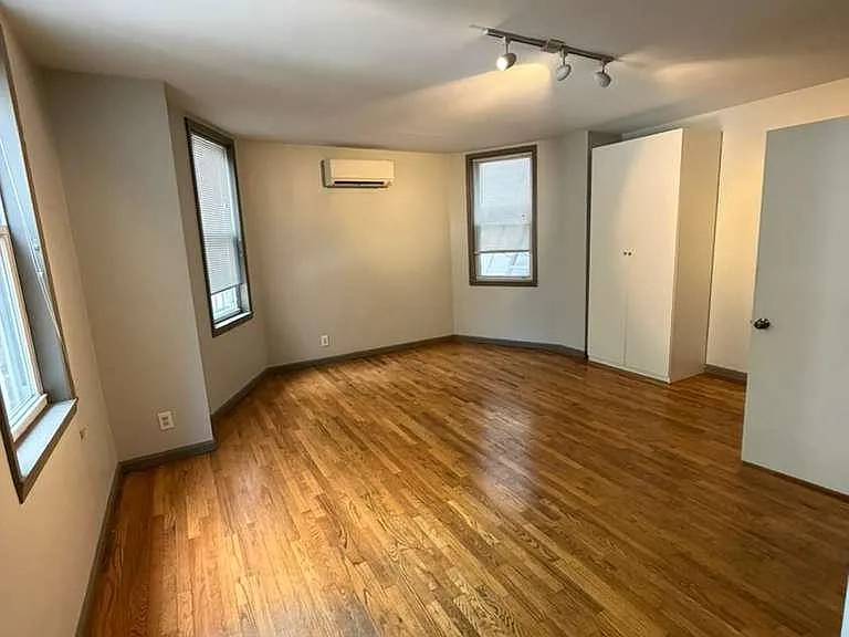 Unit Photo