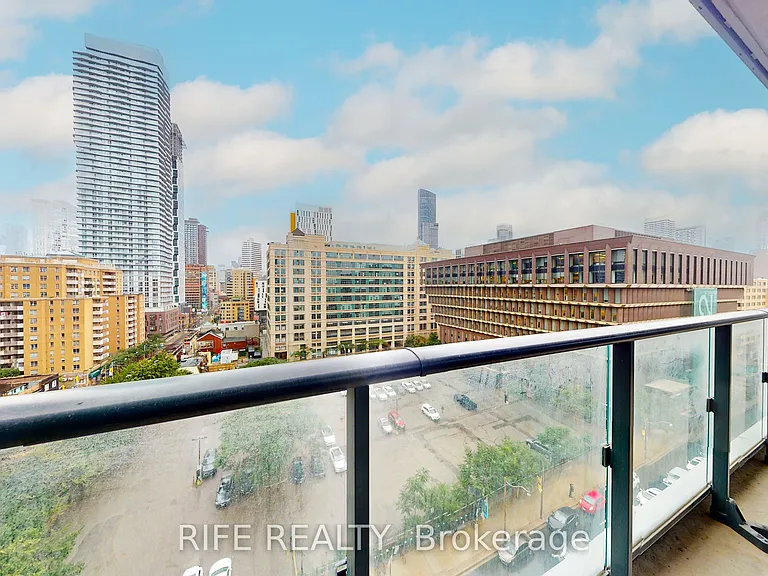 251 Jarvis St #830 — Photo 34