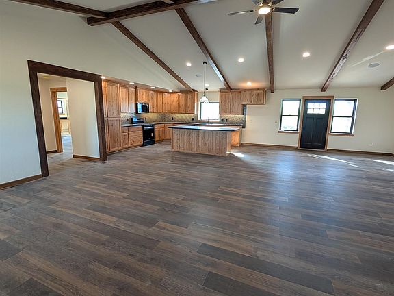5th image of 215 Angus Ranch Rd