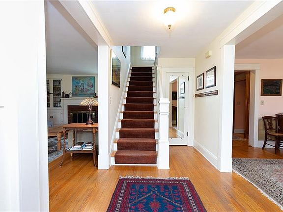 4th image of 319 Edgemere Pl