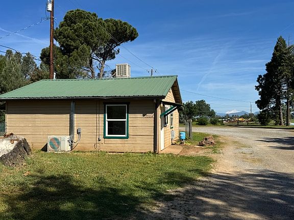 Looking north toward Mt. Shasta, road frontage on Apple Lane