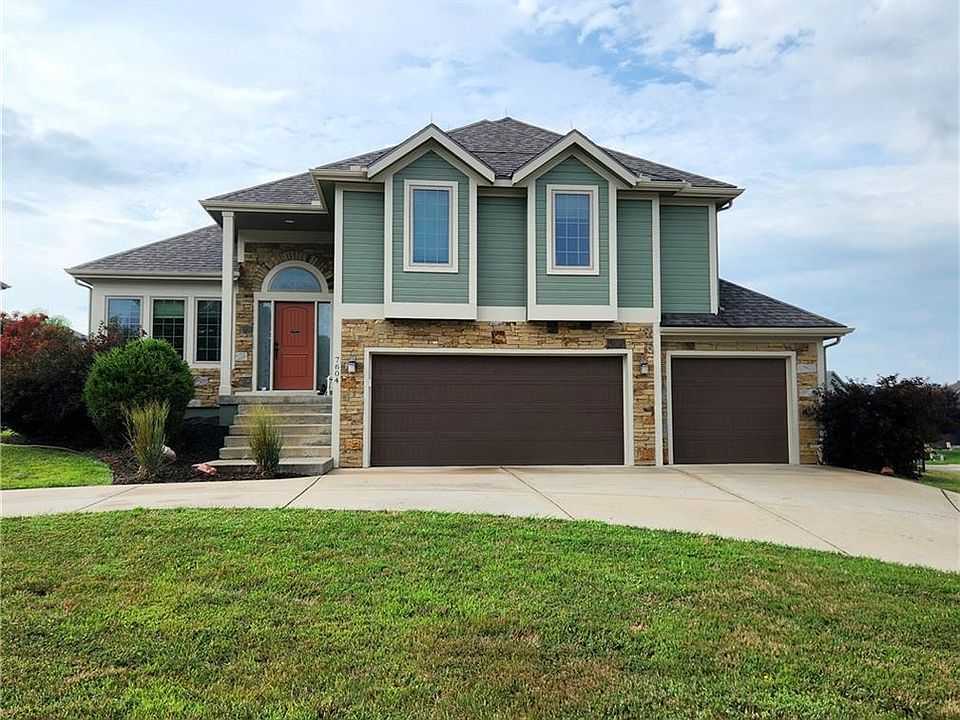 1st image of 7604 N Amoret Ave