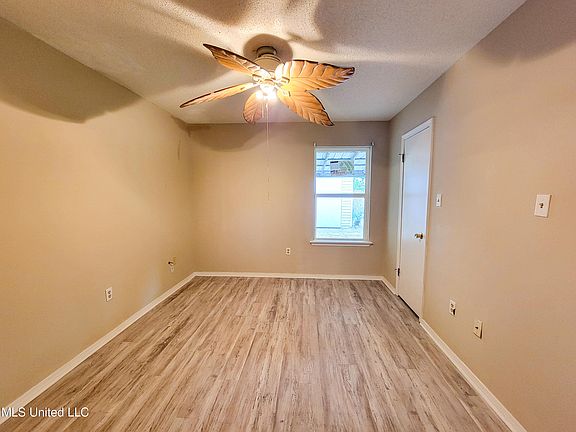 5th image of 13443 Windsong Dr