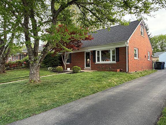 2nd image of 608 Nakomi Dr