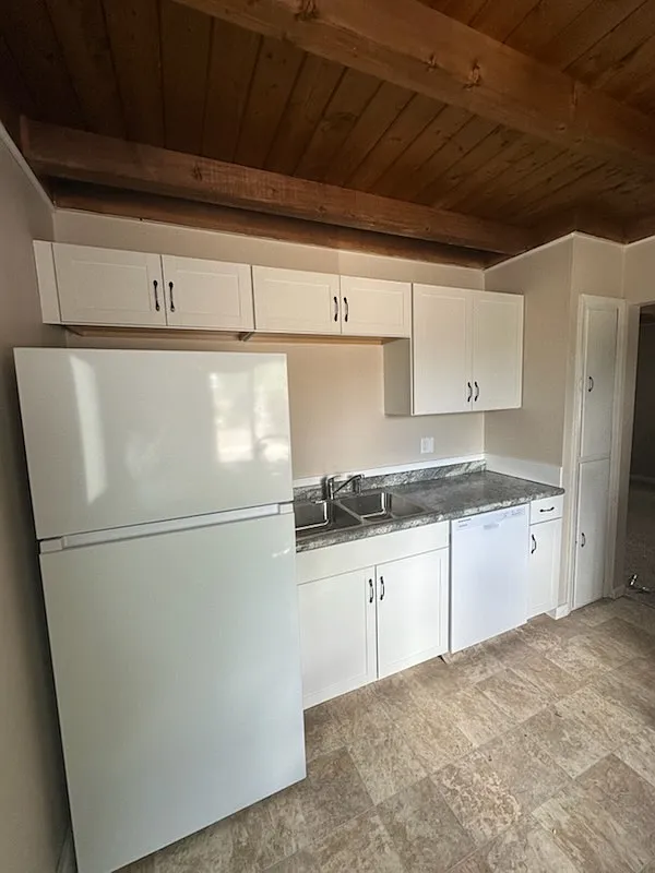 3 bed, 1.5 bath, 1368 sqft, $1,650 — Photo 3