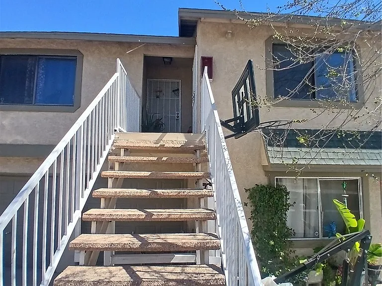 509 E Avenue Q #2 — Photo 1